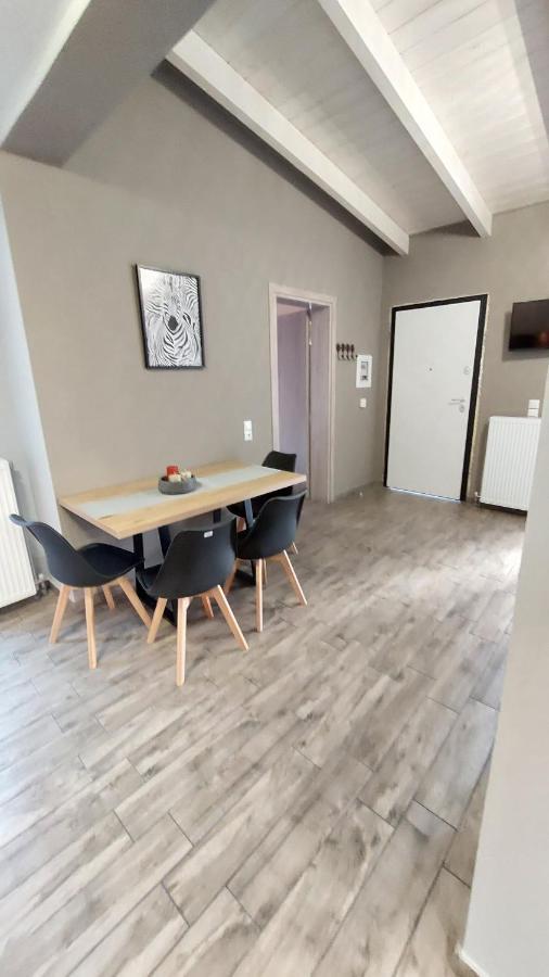 Ria'S Gardenview Apartment อิโออันนินา ภายนอก รูปภาพ
